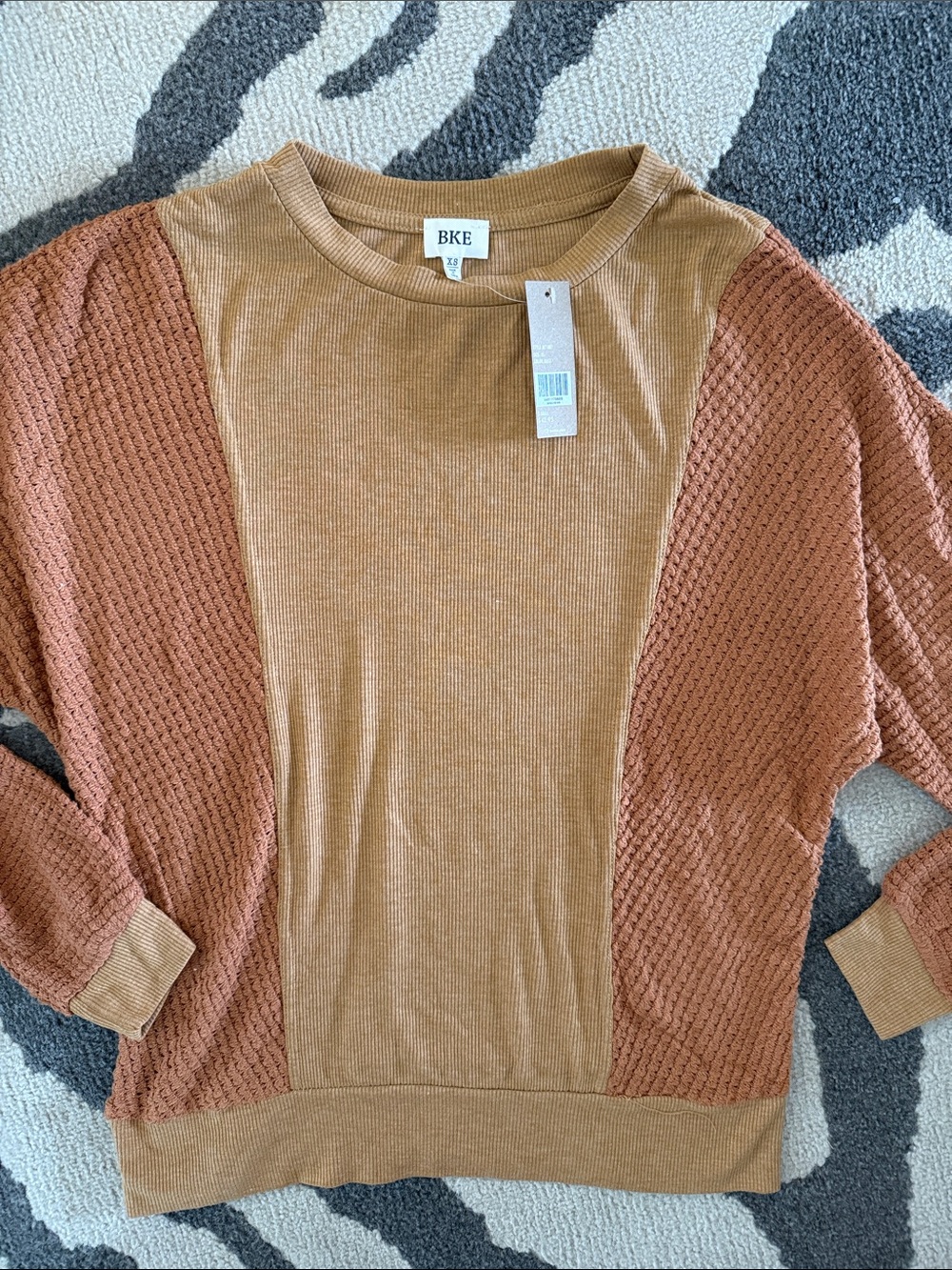 BKE Two-Tone Knit Pullover Sweater in Rust & Camel